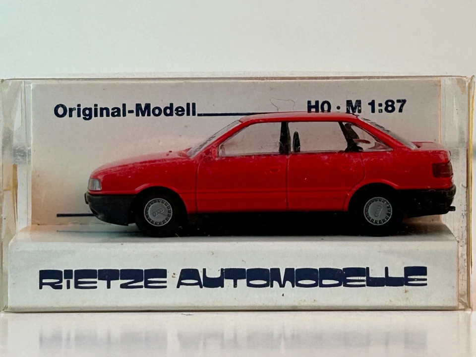 Modelos Rietze escala 1:87 Audi 80 sedán Foto 1 de 4