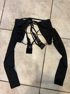 Outcast Gr. S schwarzes kleines Top sexy Club Crop offen  - Bild 1 von 3