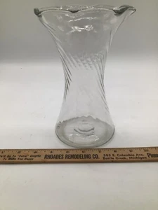 VINTAGE TALL CLEAR GLASS FLOWER VASE TWISTED STYLE 9.5IN - Picture 1 of 6