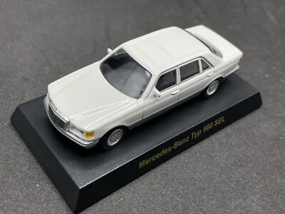Coche modelo diecast blanco Kyosho 1/64 Mercedes-Benz 560 SEL 9C2 Foto 1 de 4