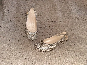 CROCS-Leopard Print Slingback Flats w/Flower Jibbitz-Sz 5-Excellent - Picture 1 of 7