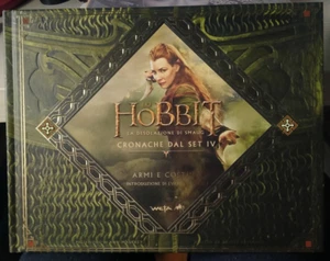 VERSCHIEDENE AUTOREN Der Hobbit Eine unerwartete Reise Chroniken aus Set IV - BOMPIANI 2014 - Bild 1 von 1