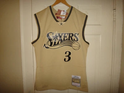 Camiseta Allen Iverson 2000-01 Mitchell & Ness 76ers NBA Caqui Negra Swingman $155 Foto 1 de 4
