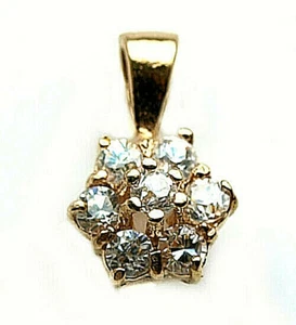 Colgante de flores de oro amarillo de 9 quilates con incrustaciones con CZ - EN CAJA - Imagen 1 de 1