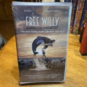 Free Willy Rare New Vintage Sealed WARNER HOME VIDEO VHS - Picture 1 of 7