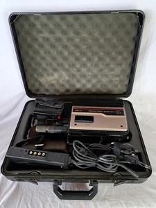 Vintage GE VHS Movie One-piece Camera/Recorder Model 9-9605 W/ Case Untested - Picture 1 of 8