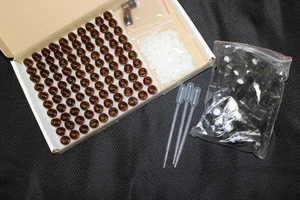 100 piece amber 1 ml sample vials with lids and droppers - Picture 1 of 6