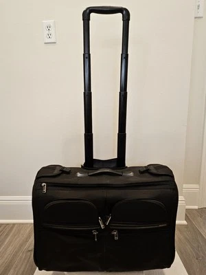 Bolsa de ropa plegable doble enrollable negra TUMI Alpha 2 22033D4 Foto 1 de 4