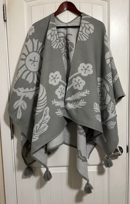 Soft Surroundings NWT Poncho OSFM Grey Frosted Floral Wrap Cape Shawl w/ Tassels - Image 1 of 4