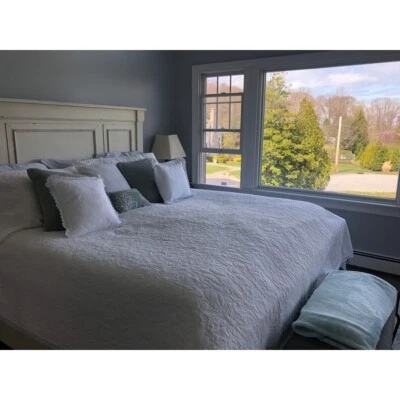 KING 3 件套 Laura Ashley 传家宝钩针编织棉双面白色被子假套装 — 第 1/4 张图片