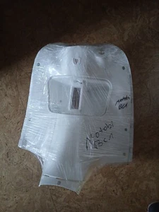 Motobi BC weiß-gelblich gebraucht Beinschale (Staufach vo. weiß) - Bild 1 von 11