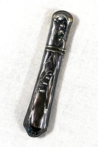 Antiker Nadelbehälter mit floralen Ornamenten, versilbert, Jugendstil - Picture 1 of 4