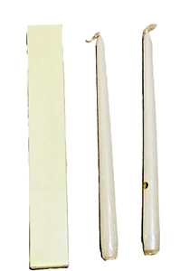 Robert Alan Candle Co - Juego de 2 velas cónicas blancas de 12" - Hecho en Macao - Imagen 1 de 9