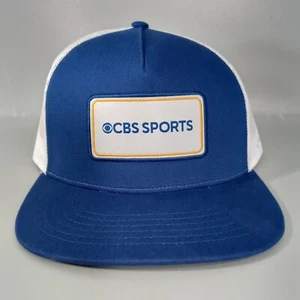 Gorra trasera de malla CBS Sports Crew azul blanca ajustable para adultos sombrero de camionero ala plana - Imagen 1 de 10