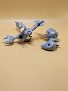 Zwei Pokémon Nintendo Tomy Actionfiguren Kyurem und Cranidos (siehe Bilder)  - Bild 1 von 8