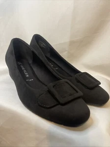 ANNE KLEIN AK iFlex Black Suede Buckle Low Wedge Heels 9 J008 - Picture 1 of 6