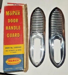 NOS 1953 Plymouth Dodge Door Handle Guard Chrome Bezel Cover Trim Pair 1450441 - Foto 1 di 3
