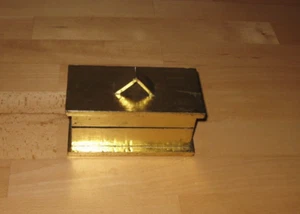 Antike, rustikale Holzbox mit 6 hölzernen Serviettenringen, goldfarben  - Bild 1 von 4