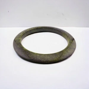 Vintage Green Plastic Bangle Bracelet Skinny Spinach Green Color - Picture 1 of 15