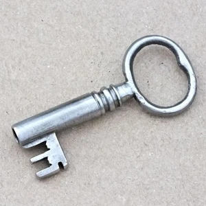 Chiave antica - CASSETTA, CASSAPANCA o PADLOCK chiave con fiocco filo 13/4 piccola - rif.L103 - Foto 1 di 4