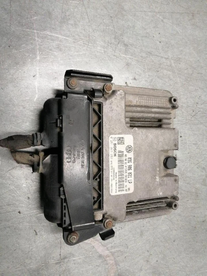 03G906021LP centralina motore SEAT TOLEDO 5P2 2004 799733 - Immagine 1 di 1