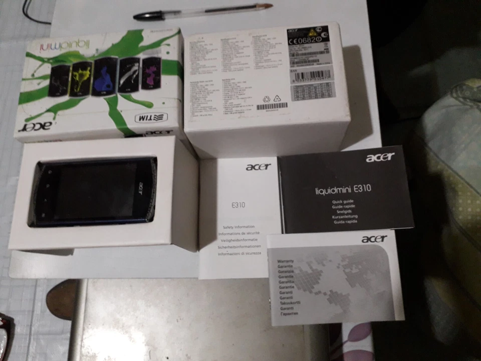 SMARTFONE  ACER  FUNZIONANTE  E  FOTOGRAFA, MANCA  IL MCARICA BATTERIA - Immagine 1 di 1