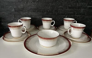 Majestic"" Royal Grafton Fine Bone China Set en platillo copa de oro borgoña - Imagen 1 de 3