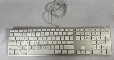 Apple A1243 MB110LL/A Wired Keyboard - GREAT CONDITION - Image 1 of 4