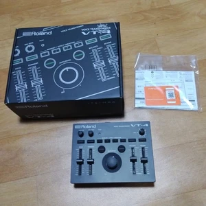 Roland VT-4 Voice Transformer Vocal Effects Processor – Tested & Working Japan - Picture 1 of 7