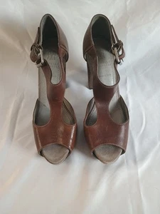 Brunello Cucinelli Vera Cuoio Brown Leather Block Heel Sandals Sz 6.5 US 37 EU - Picture 1 of 16