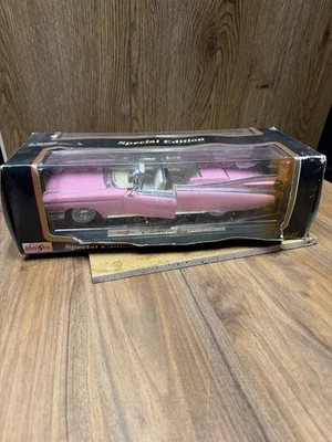 Cadillac Eldorado Biarritz 1959 Maisto 1:18 - convertible rosa - edición especial Foto 1 de 4