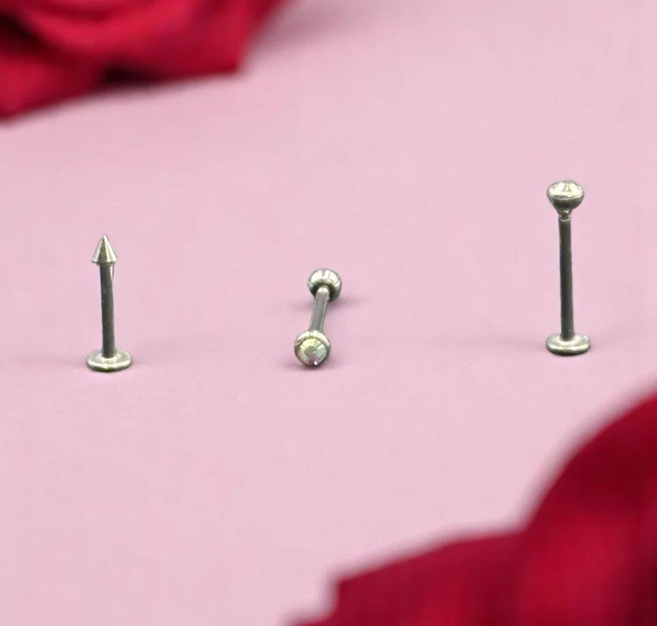 Tre Piercing da labbra e orecchio in Acciaio chirurgico diametro mm. 1,2 - Immagine 1 di 4
