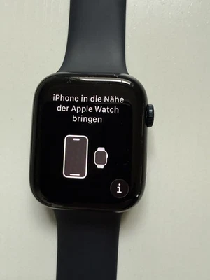 Apple Watch Series 8 - 45mm Mitternacht Aluminiumgehäuse mit Sportarmband black - Bild 1 von 4