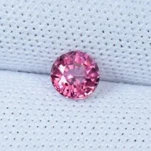 0.40 ct TOP GRADE SWEET PINK/ NATURAL PINK SPINEL - 4 mm Round Gemstone Video !! - Picture 1 of 3