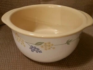 Corelle Coordinates Stoneware 1.5 Quarts With Lid Preowned flowers on side - Picture 1 of 12