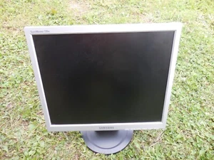 écran d'ordinateur Samsung Syncmaster 720N - Photo 1/4