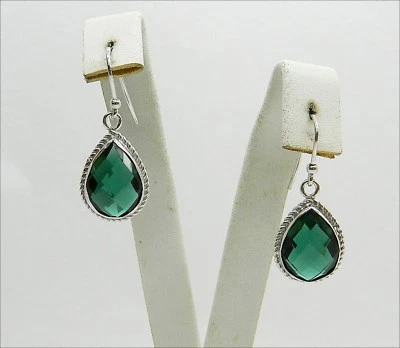 ORECCHINI IN ARGENTO 925 CON GOCCE FACCETTATE DI QUARZO VERDE AGHT 066 - Immagine 1 di 3