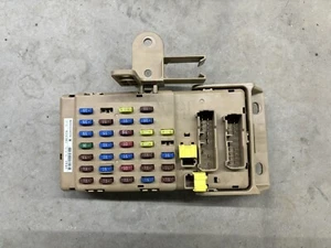 2006 Subaru Tribeca Factory Cabin Fuse/Relay Block 82201XA00A - Picture 1 of 3