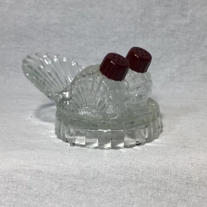 Art Deco Salz- und Pfefferstreuer aus Glas auf Truthahnschwanzschale - Bild 1 von 9