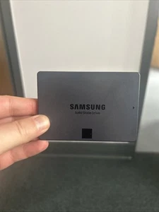 Samsung 870 QVO 2 TB SATA 2.5 Inch Internal Solid State Drive (SSD) (MZ-77Q2T0) - Photo 1/2