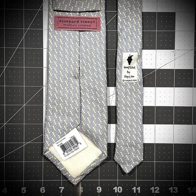 Gravata Vineyard Vines masculina 100% seda amarela azul pálido padrão cauda de baleia favo de mel - Imagem 1 de 2