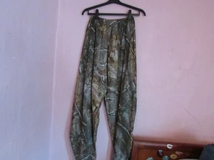 Excellent Gander Mountain Realtree AP Rain Pants. 24"-40". Boys/Girls - Picture 1 of 2