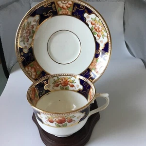 Tasse à thé et soucoupe Colclough Bone China #4845 style Imari rouge, bleu cobalt, doré - Photo 1/11