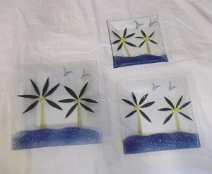 3er Set verschmolzene lackierte Glasplatten quadratisch strukturiert Palmen blau gelb - Bild 1 von 7