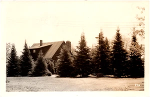 Amble's Resort in Amacoy Wisconsin WI Totem Pole 1930s RPPC Postcard Photo - Picture 1 of 2