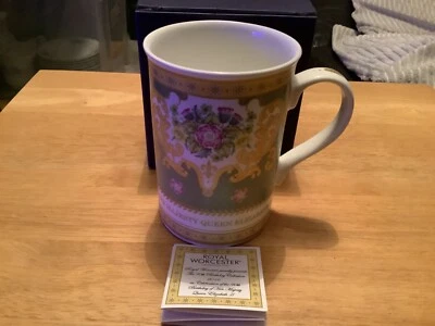 Royal Worcester To Celebrate Queen Elizabeth 11 ( 90th Birthday ) 1 Mug Boxed - Image 1 of 4