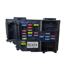 GMC Sierra Chevy Silverado 2012-14 interior cabina bloque de fusibles caja 22925355_01 OEM - Imagen 1 de 7