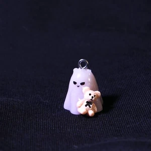 Cute ghost holding a cute teddy-plushy - Picture 1 of 1