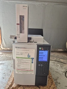 SHIMADZU GC-2014 GAS CHROMATOGRAPH With AOC-20i INJECTOR (2017-2018) - Imagen 1 de 17