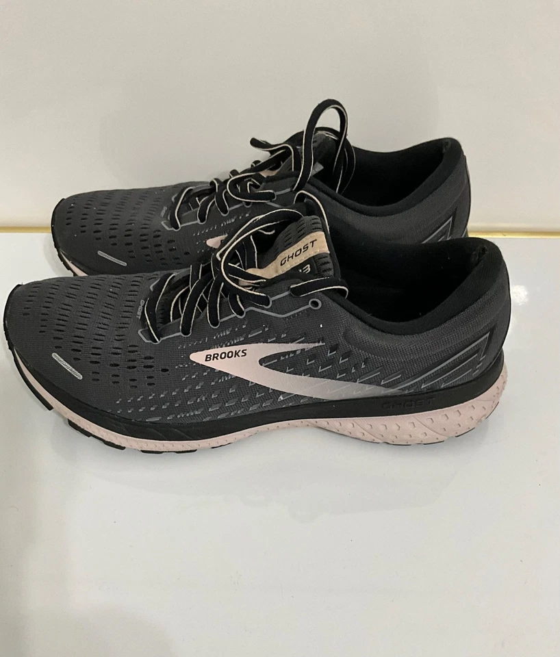 Brooks Women’s Cascadia 15 Trail Running Shoes US Size 9 Black/Hushed Violet - Image 1 of 4